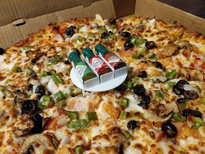 pizza</em>tabasco.jpg